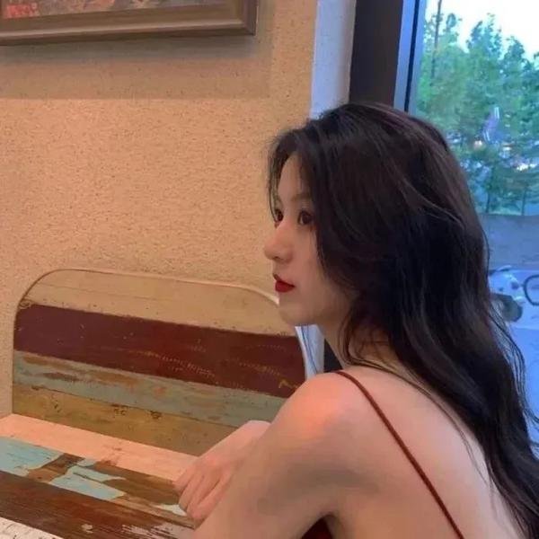 重生成仇人小叔继承万亿家产